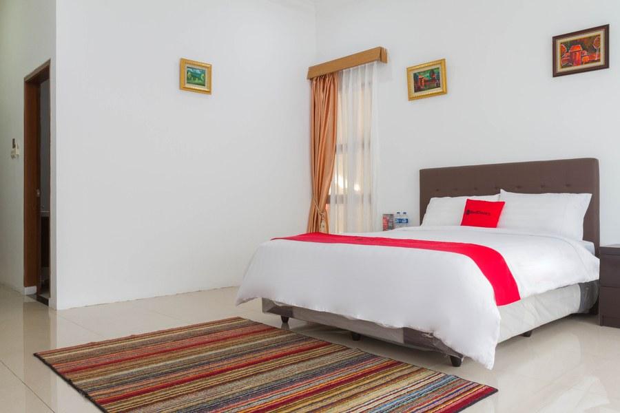 Reddoorz Near Jatinangor Town Square Hotel Екстериор снимка
