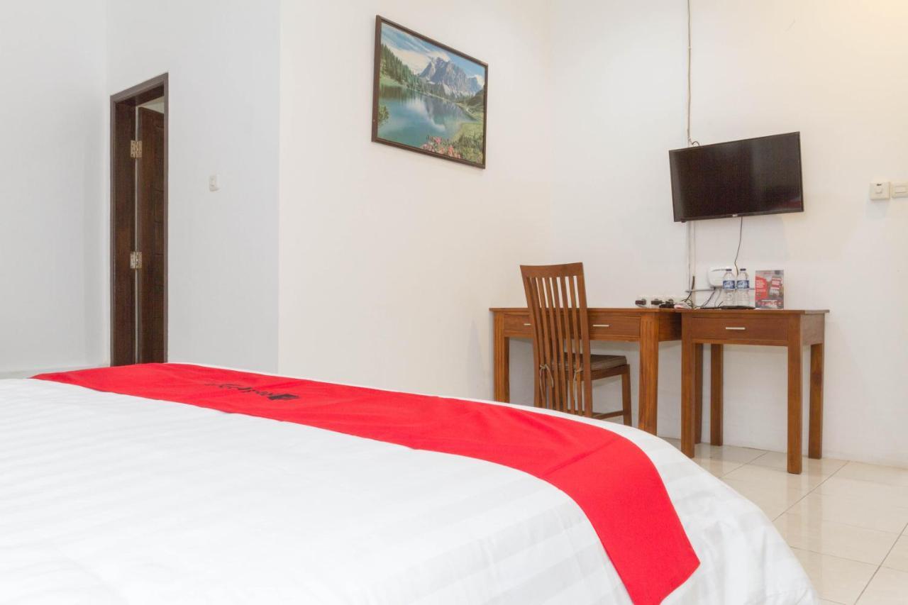 Reddoorz Near Jatinangor Town Square Hotel Екстериор снимка