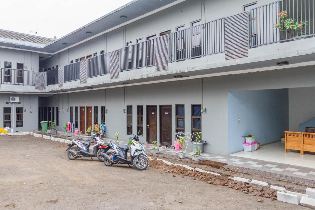 Reddoorz Near Jatinangor Town Square Hotel Екстериор снимка