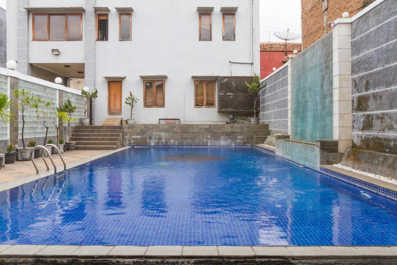 Reddoorz Near Jatinangor Town Square Hotel Екстериор снимка