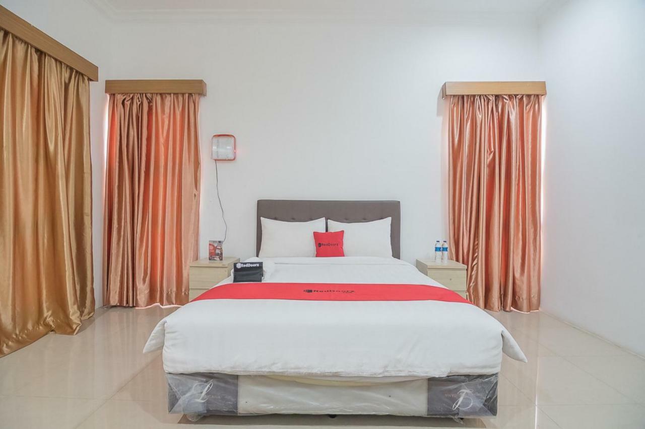 Reddoorz Near Jatinangor Town Square Hotel Екстериор снимка