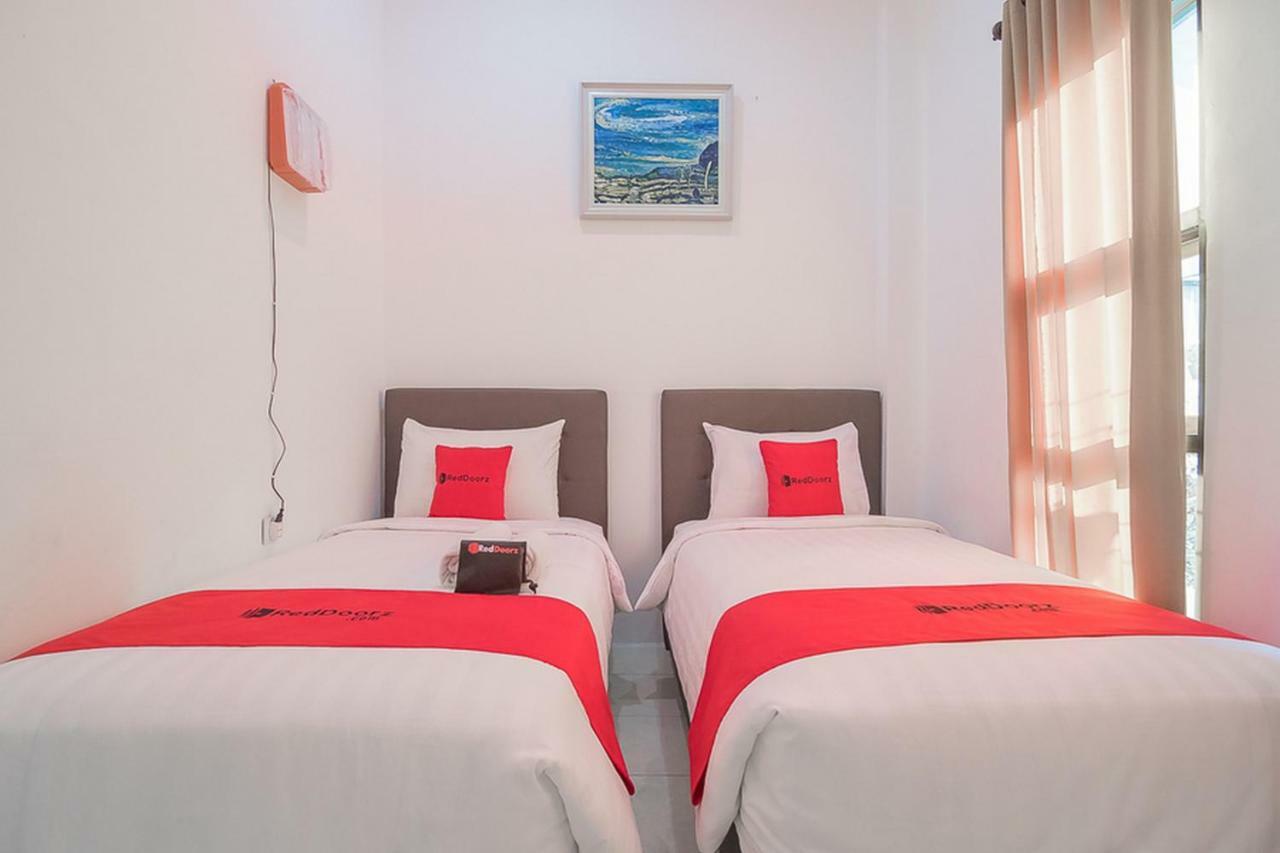 Reddoorz Near Jatinangor Town Square Hotel Екстериор снимка
