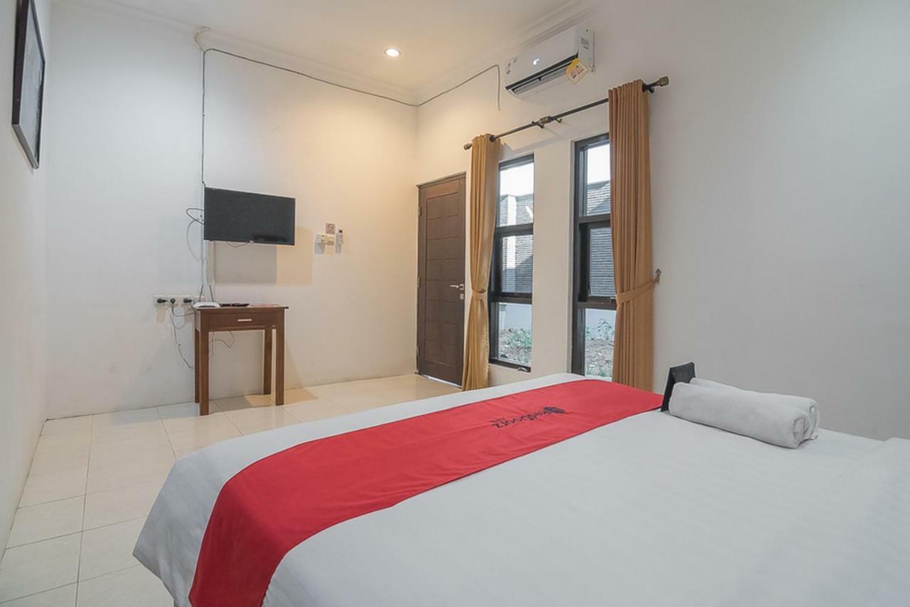Reddoorz Near Jatinangor Town Square Hotel Екстериор снимка