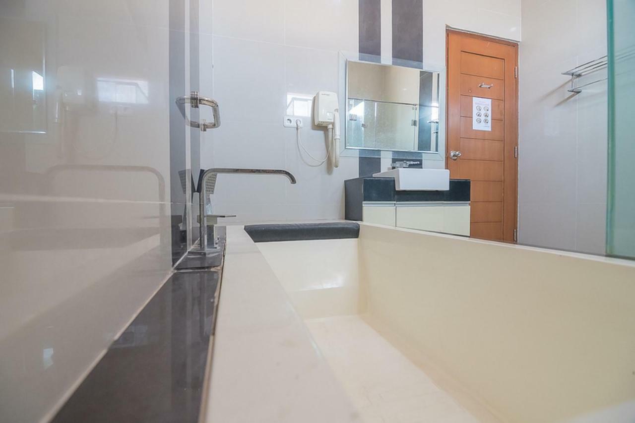 Reddoorz Near Jatinangor Town Square Hotel Екстериор снимка